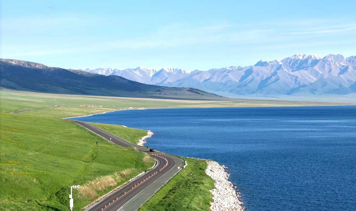 13 Days A panoramic tour of northern and southern Xinjiang Disvovery Tour